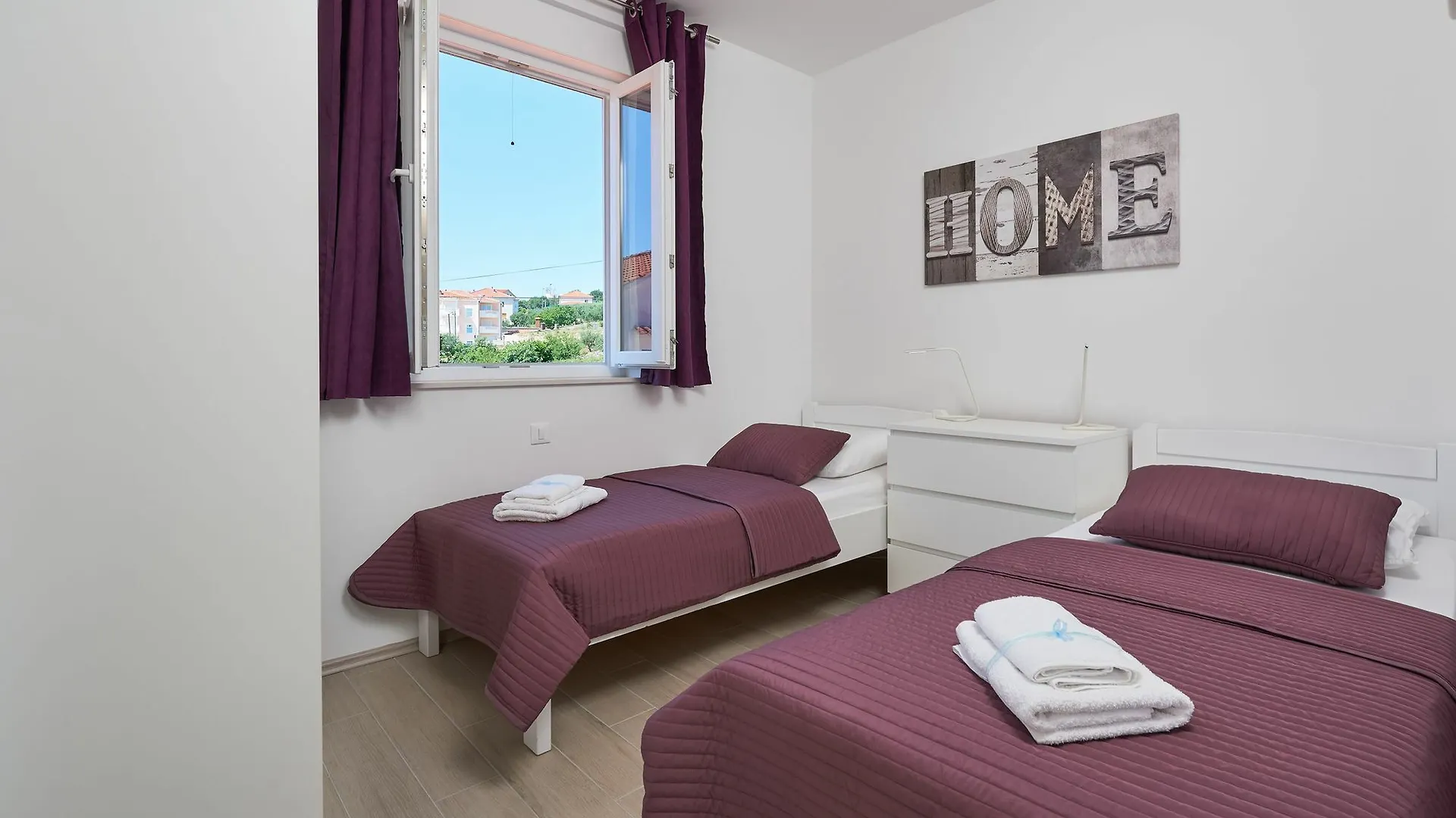 Villa Mila Trogir 0*,  Chorvatsko